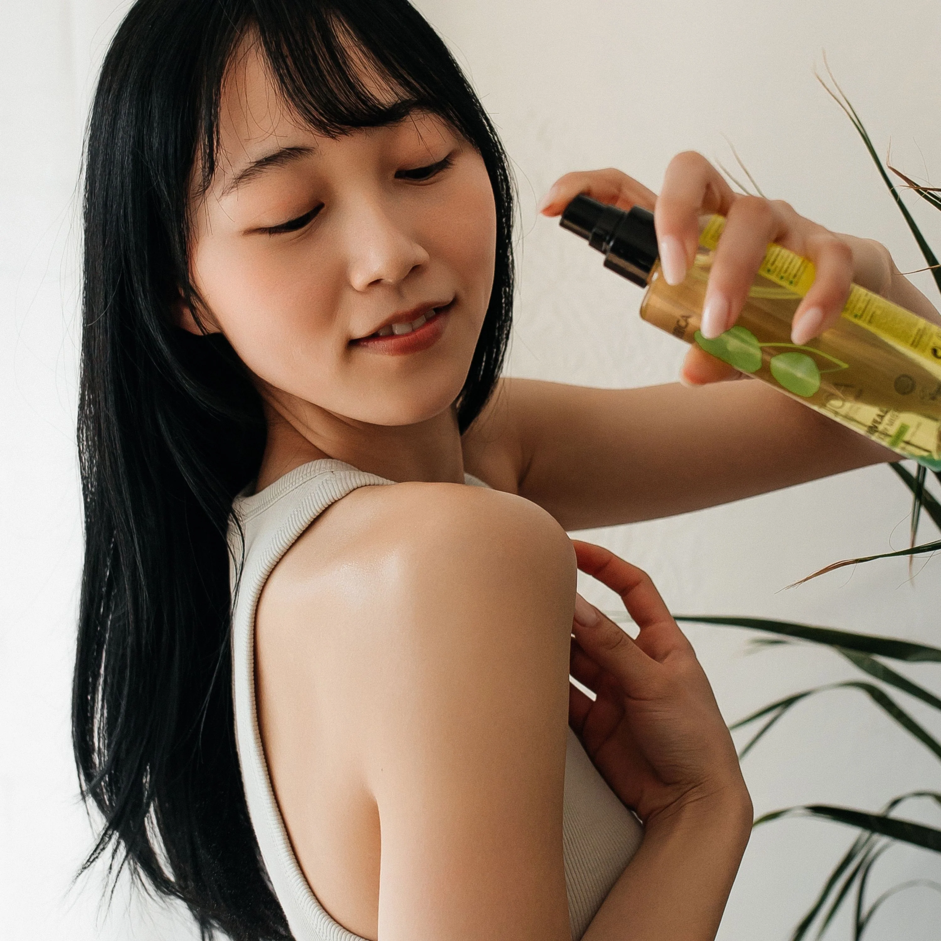 C+CICA C-BERRICA GLOW REVEAL MIRACLE BODY MIST - velvety touch effect. (200ml) - Image 5