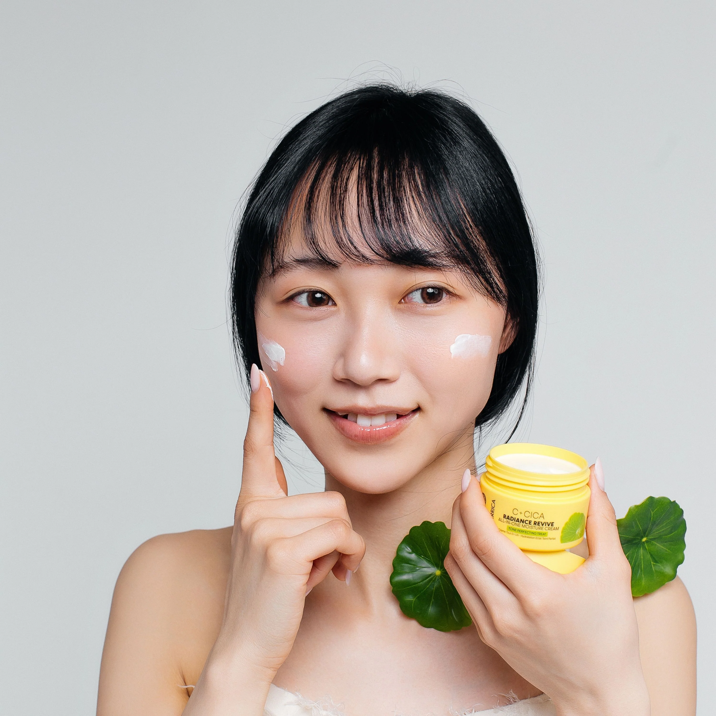 C+CICA C-BERRICA RADIANCE REVIVE ALL-IN-ONE MOISTURE CREAM - tone perfecting treat. (50ml) - Image 5