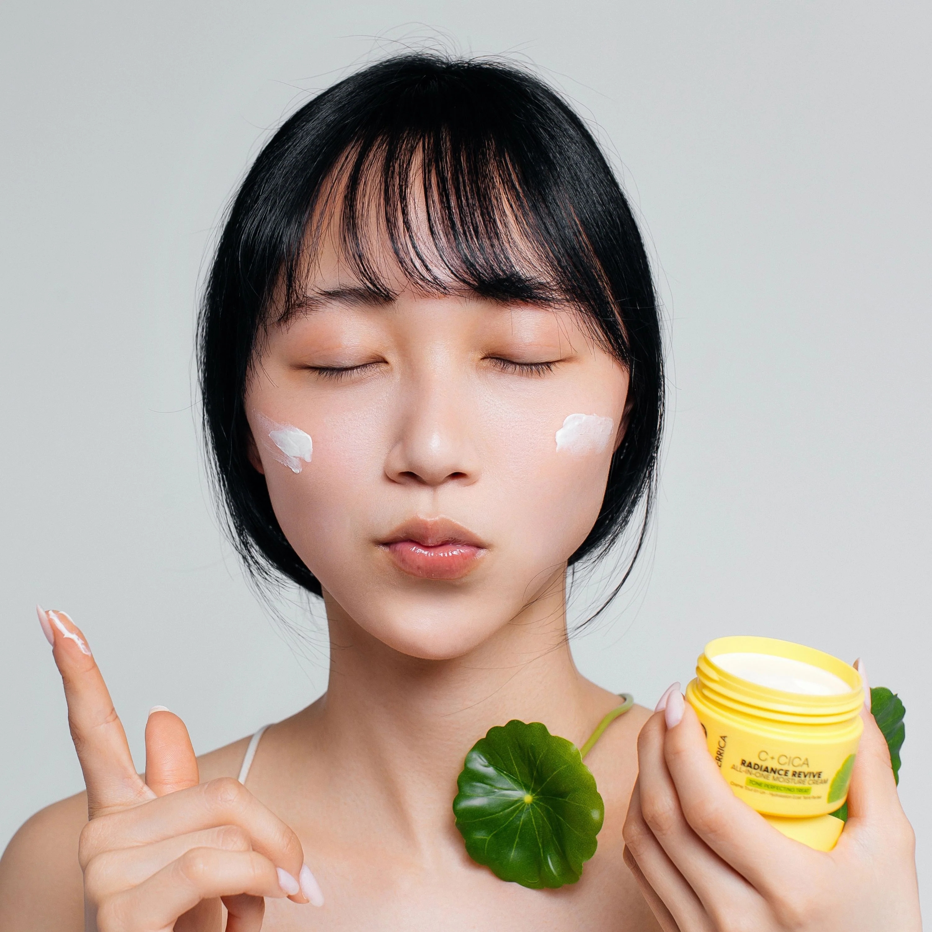 C+CICA C-BERRICA RADIANCE REVIVE ALL-IN-ONE MOISTURE CREAM - tone perfecting treat. (50ml) - Image 7