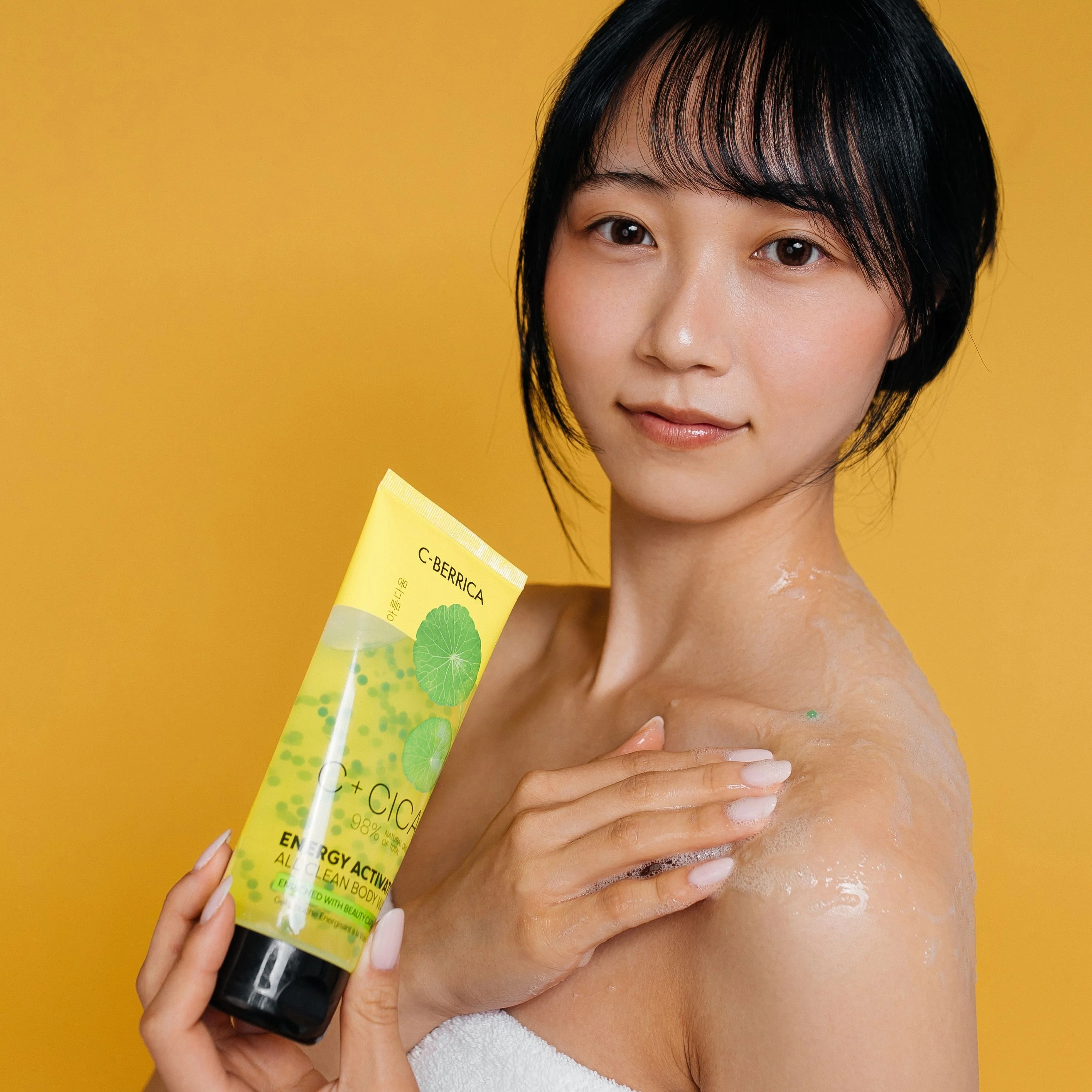 C+CICA C-BERRICA ENERGY ACTIVATOR ALL CLEAN BODY WASH - enriched with beauty capsules. (200ml) - Image 5
